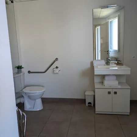 Zenao شقة فندقية 3*